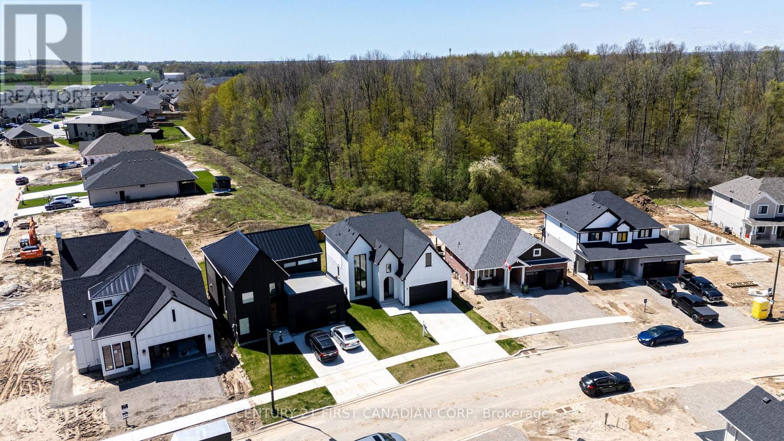 5 Hartland Circle, St. Thomas, ON - Outdoor