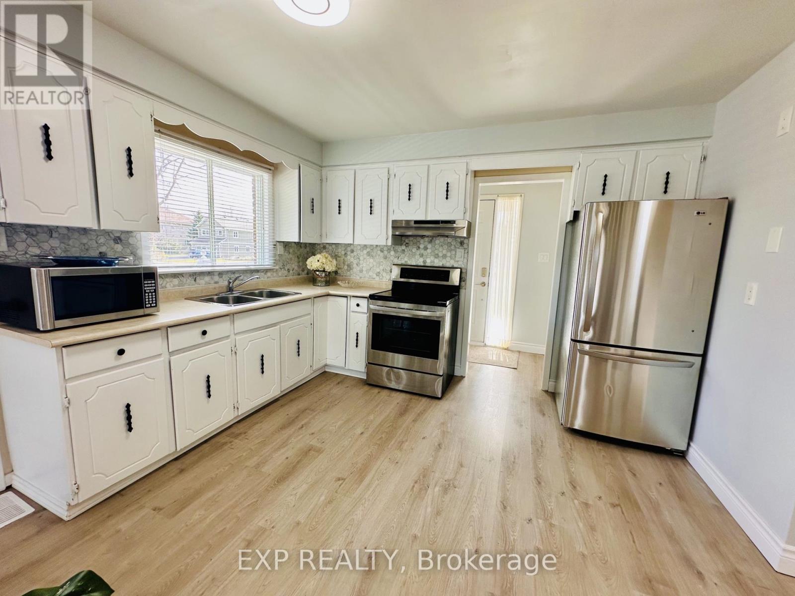 25 Turtle Path, Ramara, ON - Indoor Photo Showing Kitchen With Double Sink