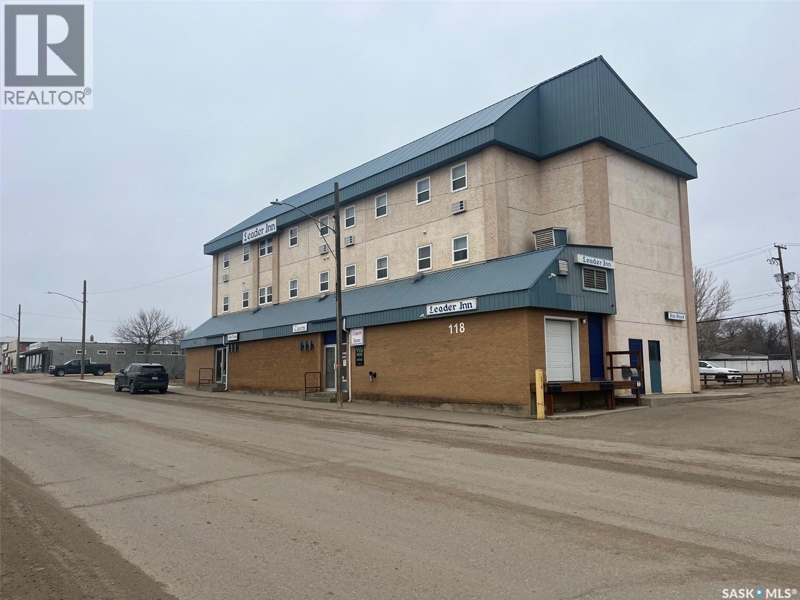 118 1St Avenue E, Leader, SK