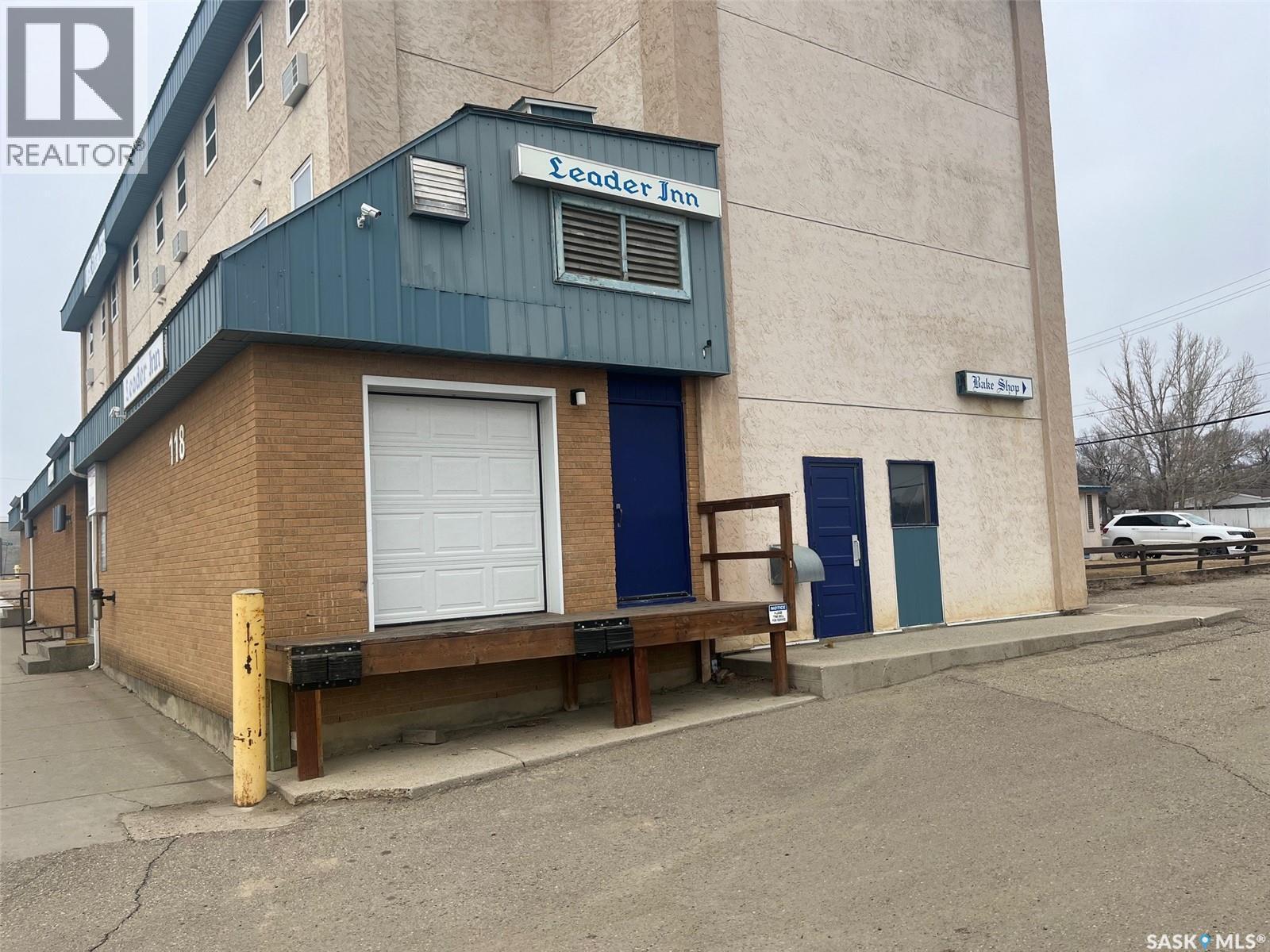 118 1St Avenue E, Leader, SK