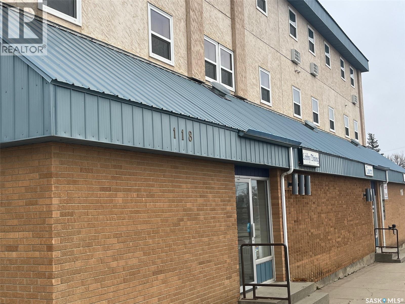 118 1St Avenue E, Leader, SK