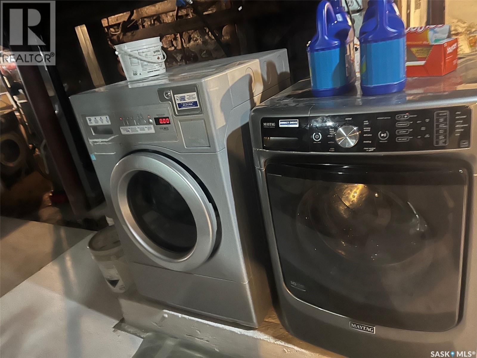 118 1St Avenue E, Leader, SK