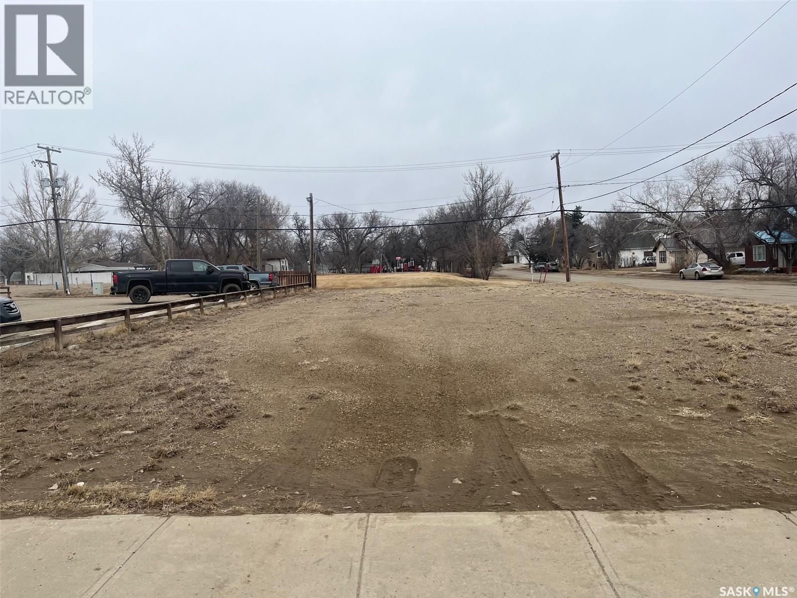 118 1St Avenue E, Leader, SK