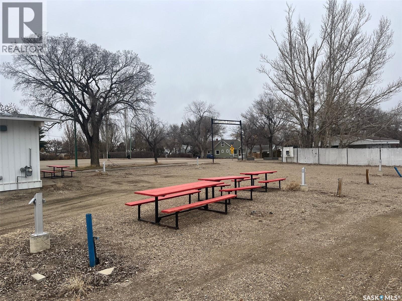 118 1St Avenue E, Leader, SK