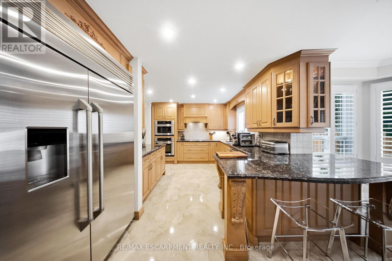 286 Winfield Terrace, Mississauga, ON - Indoor Photo Showing Kitchen