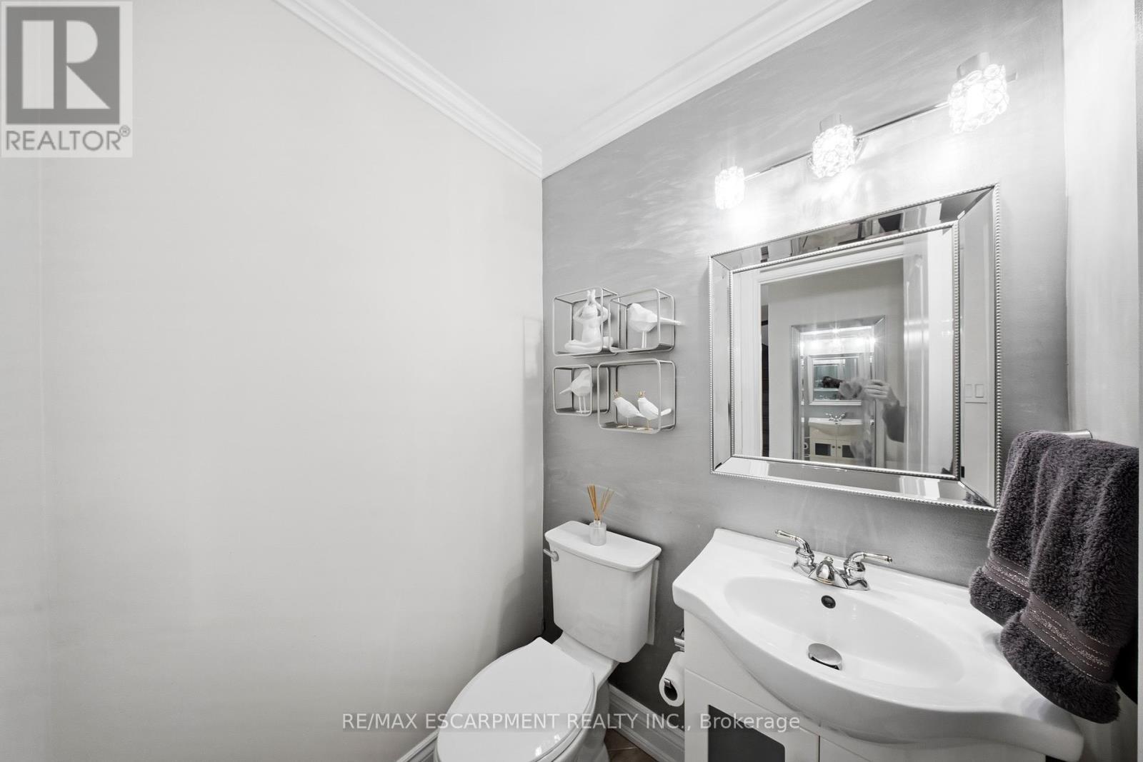 286 Winfield Terrace, Mississauga, ON - Indoor Photo Showing Bathroom