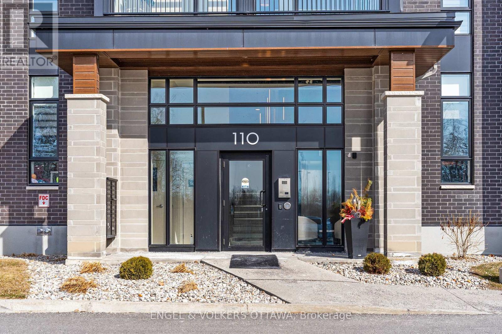 402 - 110 Cortile Private, Ottawa, ON - Outdoor With Balcony With Facade