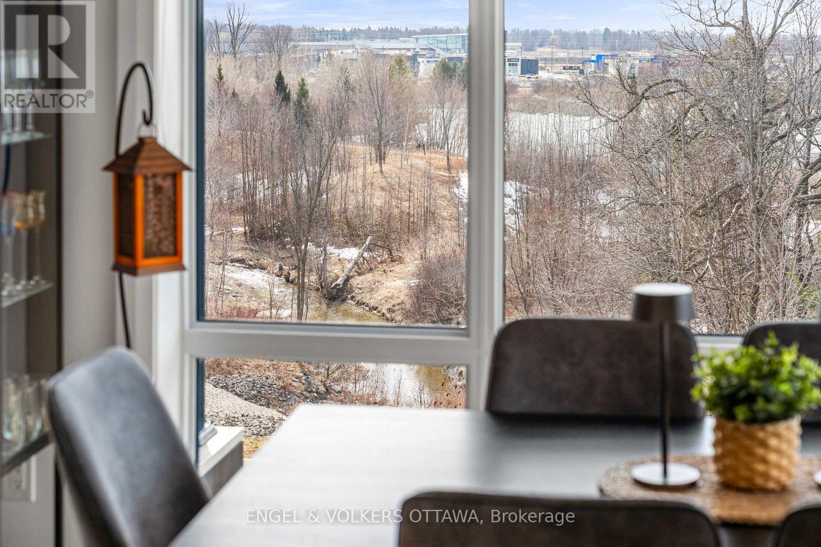 402 - 110 Cortile Private, Ottawa, ON - Indoor