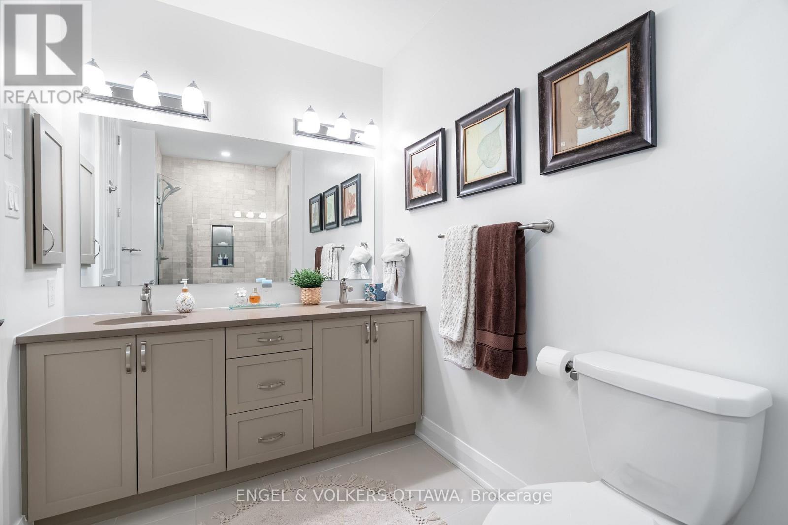 402 - 110 Cortile Private, Ottawa, ON - Indoor Photo Showing Bathroom