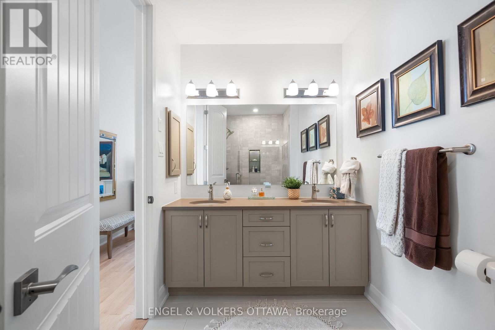 402 - 110 Cortile Private, Ottawa, ON - Indoor Photo Showing Bathroom