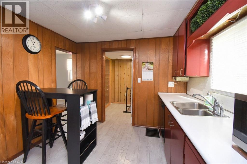 17 Craigroyston Road, Hamilton, ON - Indoor Photo Showing Kitchen With Double Sink