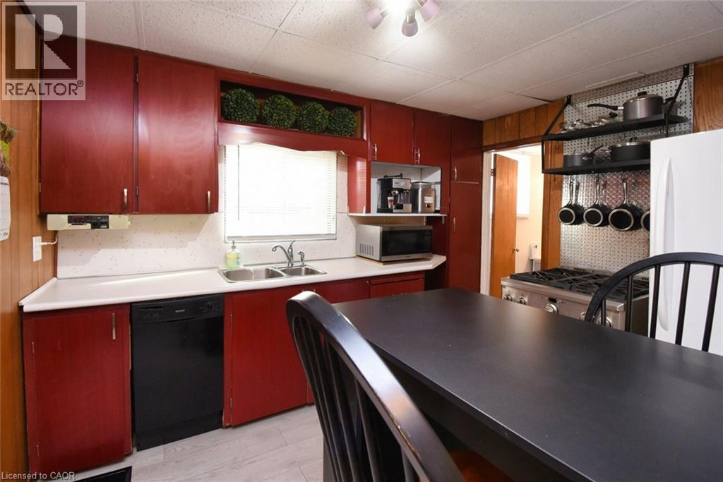 17 Craigroyston Road, Hamilton, ON - Indoor Photo Showing Kitchen With Double Sink