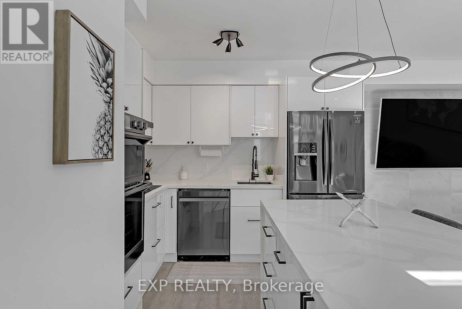1111 - 50 East Liberty Street, Toronto, ON - Indoor Photo Showing Kitchen