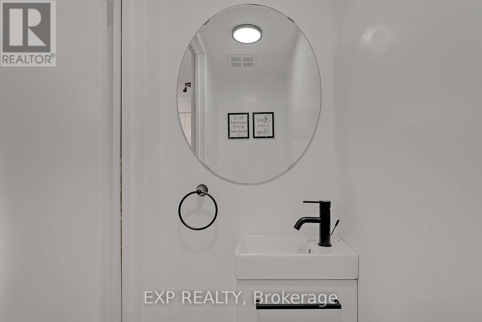 Powder Room (2 pc) - 1111 - 50 East Liberty Street, Toronto, ON - Other