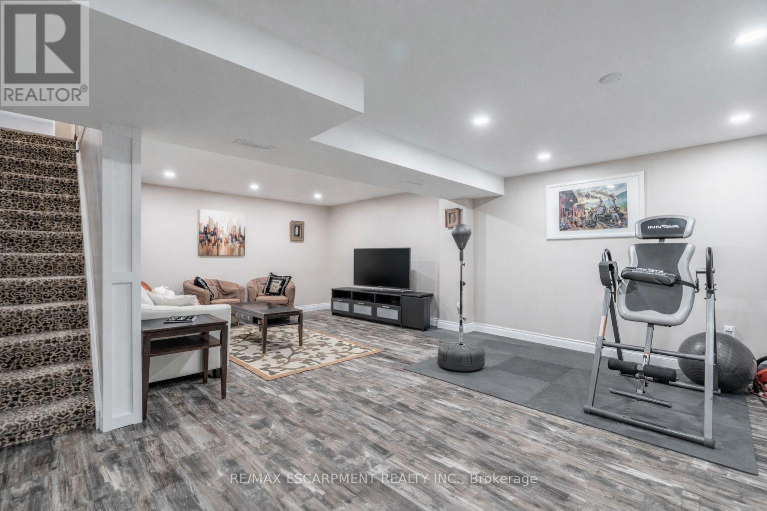 53 Third Road E, Hamilton, ON - Indoor