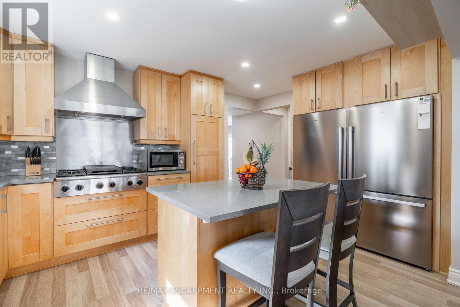 53 Third Road E, Hamilton, ON - Indoor Photo Showing Kitchen