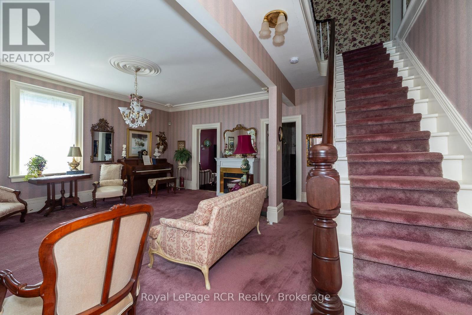 580283 Sideroad 60, Chatsworth, ON - Indoor With Fireplace