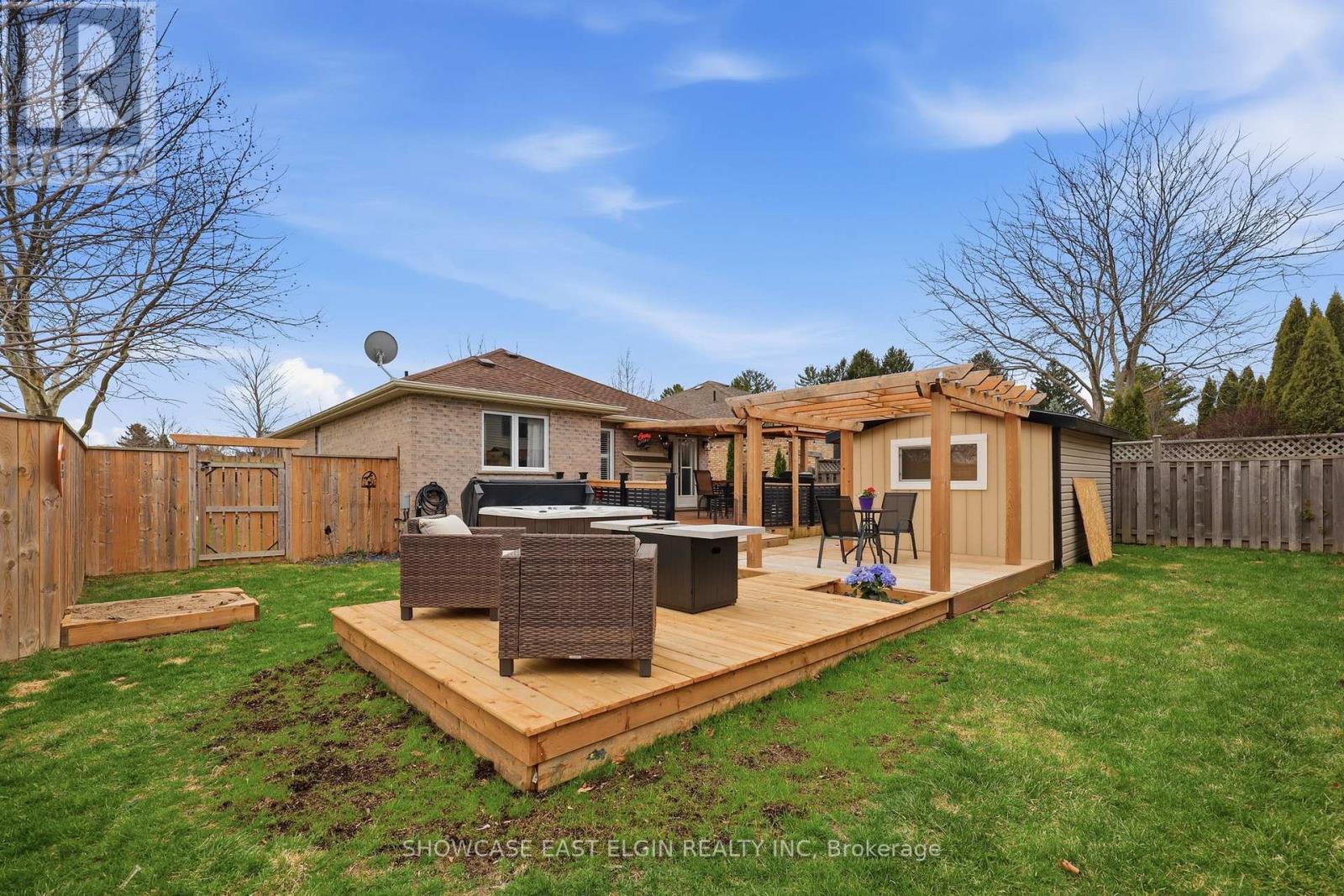2 Harrington Crescent, St. Thomas, ON - Outdoor With Deck Patio Veranda