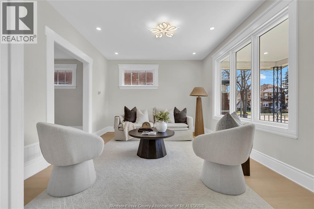 884 Moy, Windsor, ON - Indoor