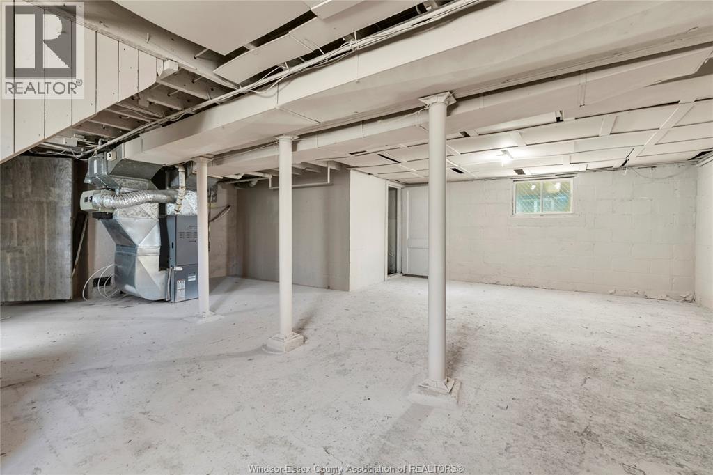 884 Moy, Windsor, ON - Indoor Photo Showing Basement
