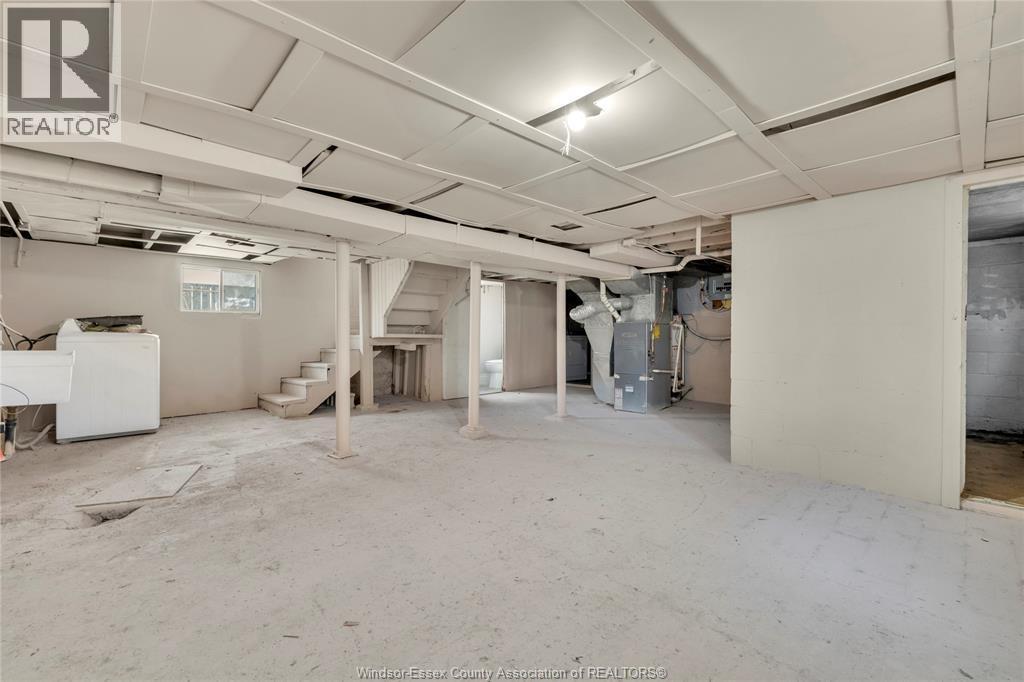 884 Moy, Windsor, ON - Indoor Photo Showing Basement