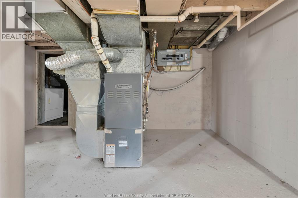 884 Moy, Windsor, ON - Indoor Photo Showing Basement