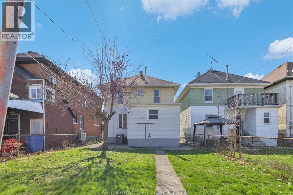 884 Moy, Windsor, ON - Outdoor