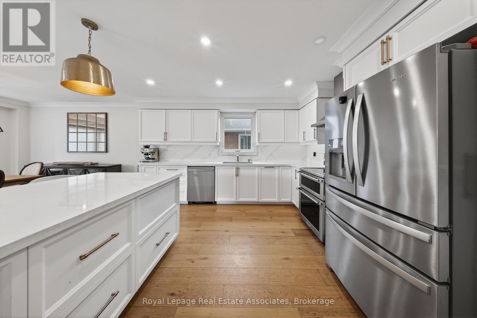 67 Beechnut Crescent, Clarington, ON - Indoor Photo Showing Kitchen With Upgraded Kitchen