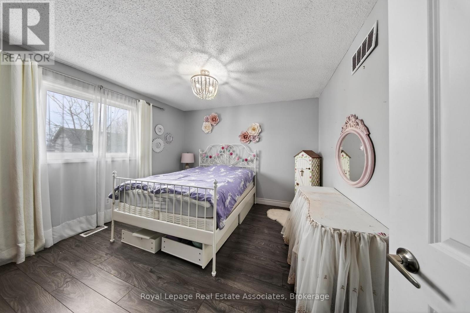 67 Beechnut Crescent, Clarington, ON - Indoor Photo Showing Bedroom