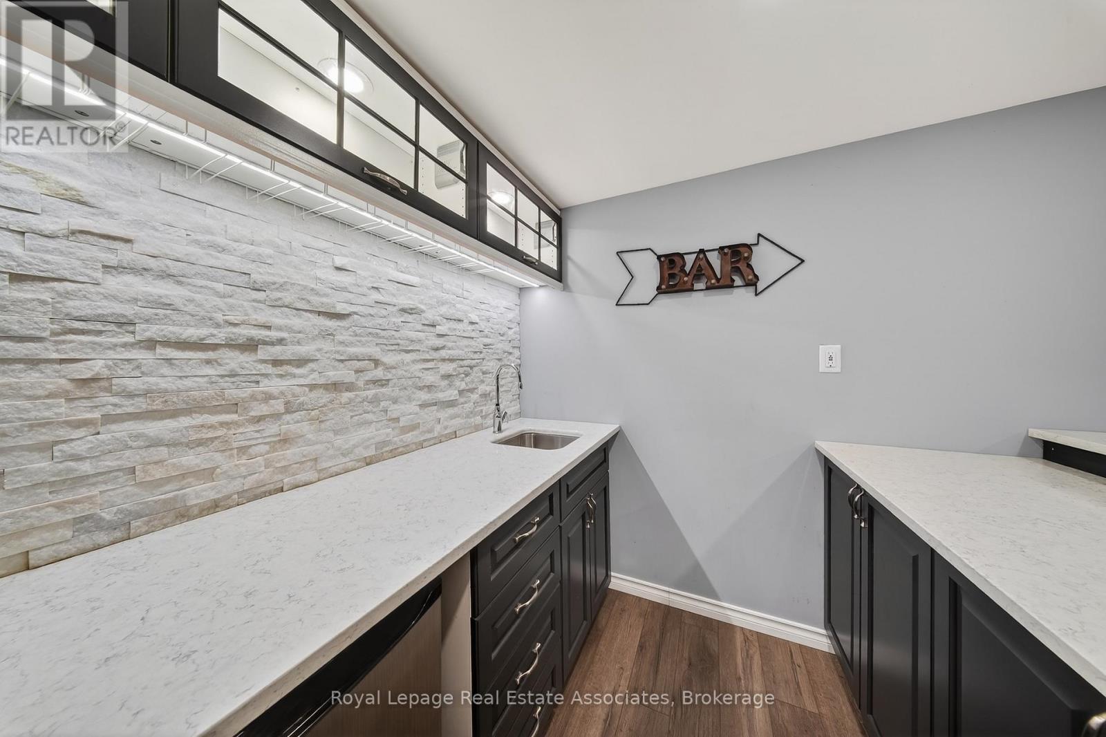 67 Beechnut Crescent, Clarington, ON - Indoor Photo Showing Kitchen