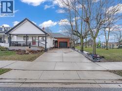 24 Melrose AVENUE Leamington, ON N8H 2H8