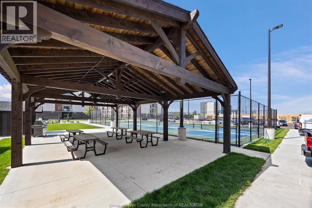 716 Brownstone Unit# 606, Tecumseh, ON - Outdoor