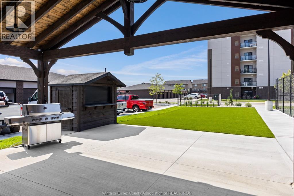 716 Brownstone Unit# 606, Tecumseh, ON - Outdoor