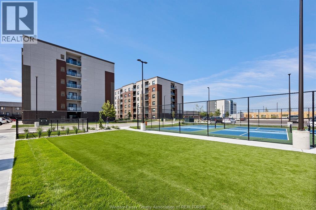 716 Brownstone Unit# 208, Tecumseh, ON - Outdoor