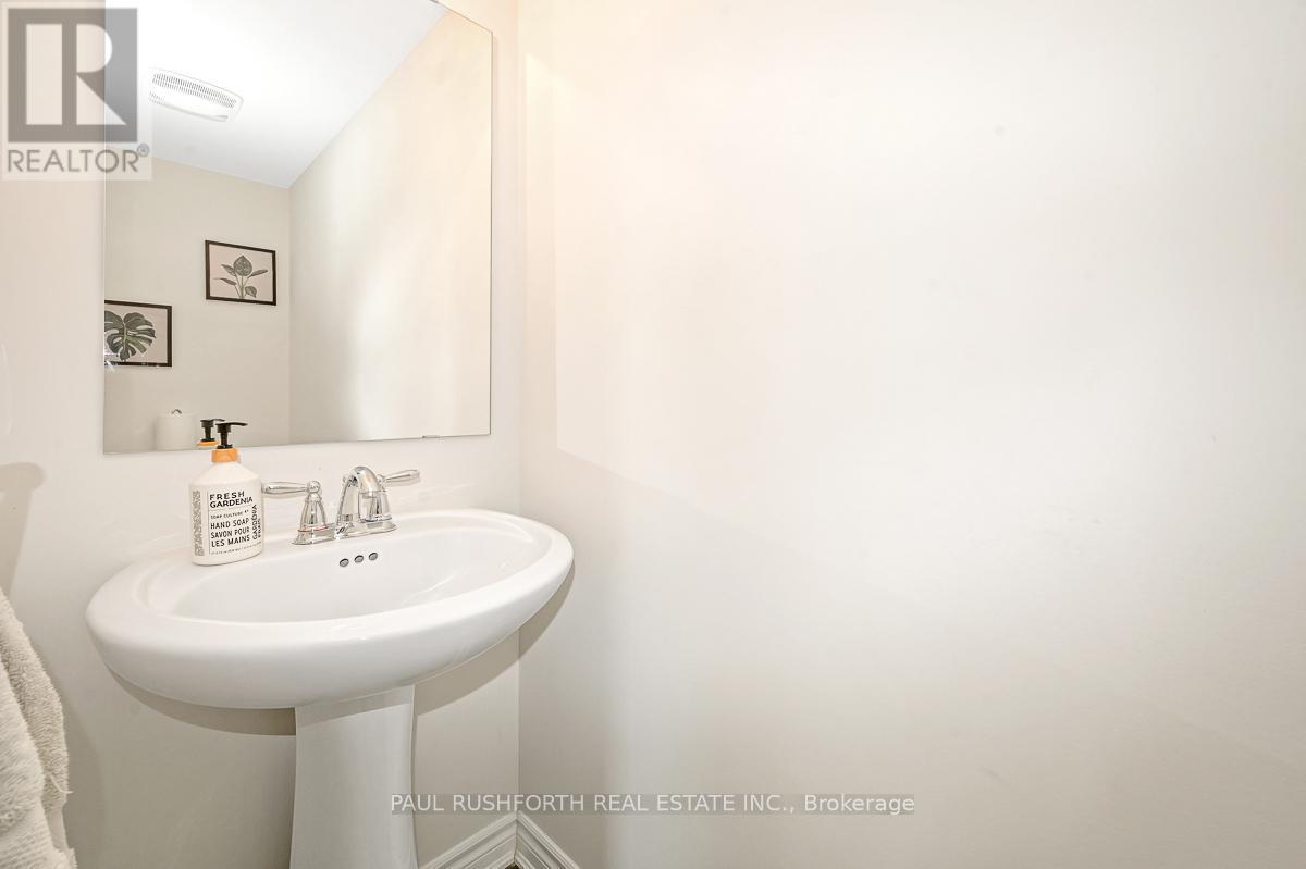 2 piece Powder Room - 103 Eclipse Crescent, Ottawa, ON - Indoor Photo Showing Bathroom