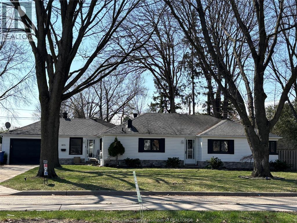 805 Roselawn, Windsor, ON - Outdoor With Facade