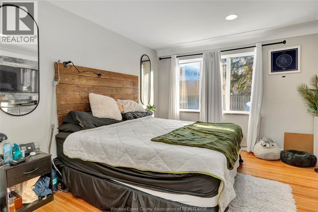 805 Roselawn, Windsor, ON - Indoor Photo Showing Bedroom