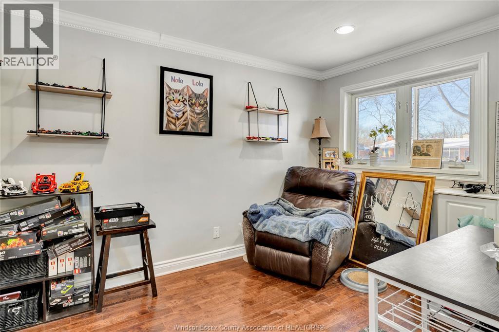 805 Roselawn, Windsor, ON - Indoor