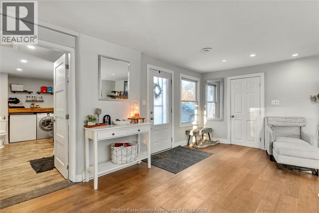 805 Roselawn, Windsor, ON - Indoor