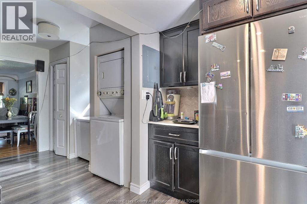 869 Ford, Windsor, ON - Indoor