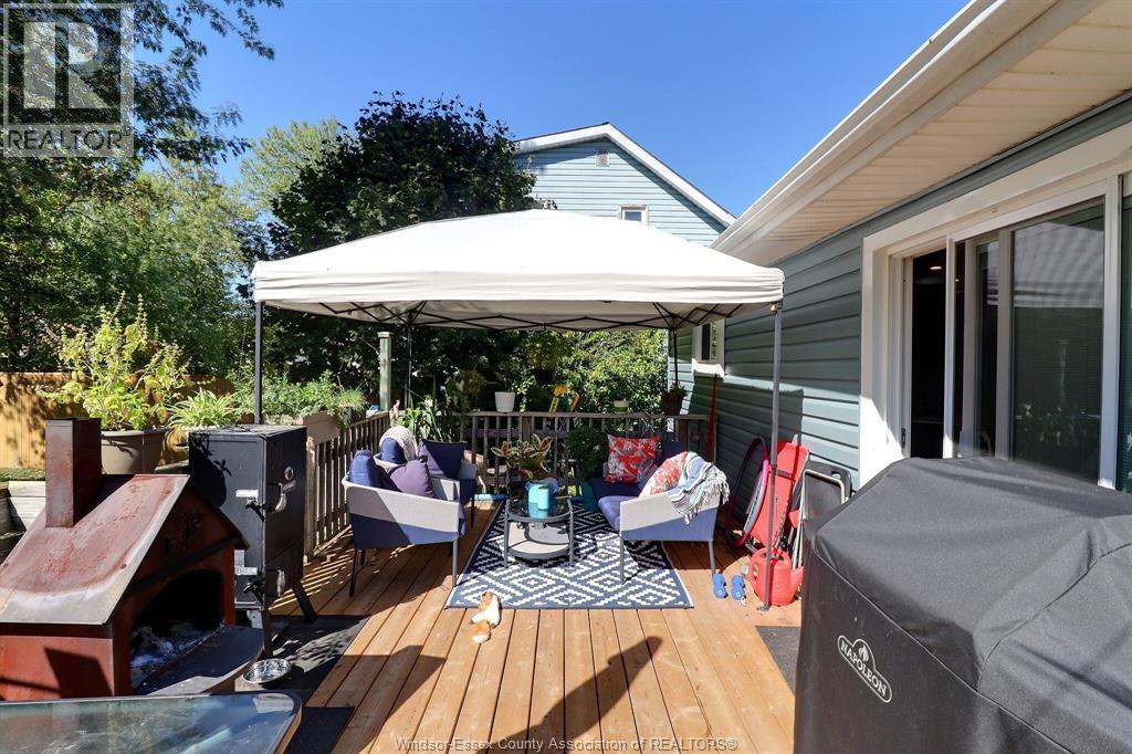 869 Ford, Windsor, ON - Outdoor With Deck Patio Veranda With Exterior