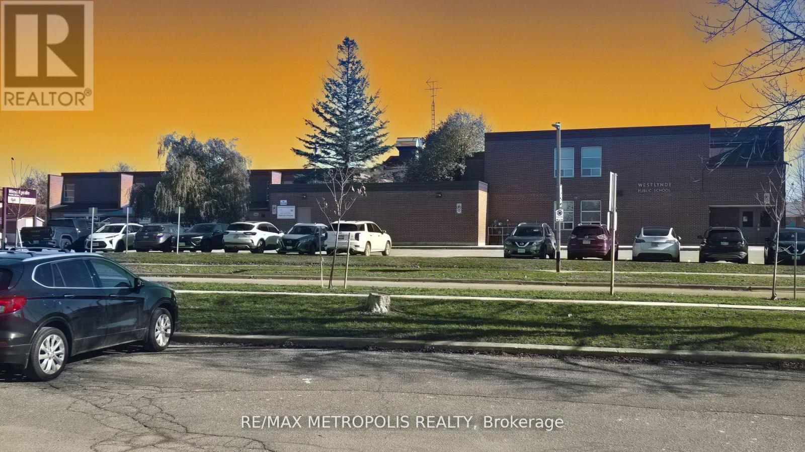 10 - 261 Michael Boulevard, Whitby, ON