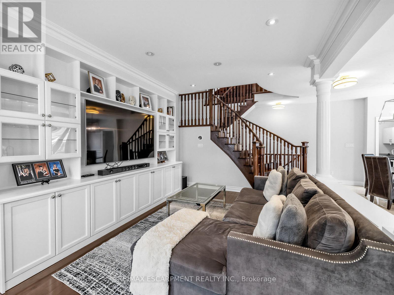 131 Robert Speck Parkway, Mississauga, ON - Indoor