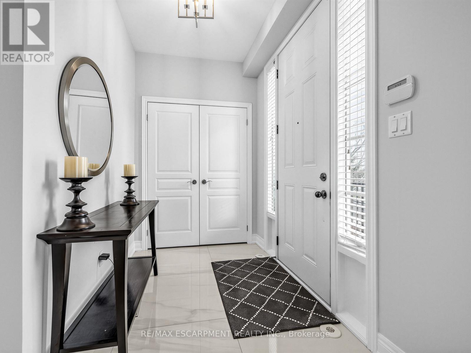 131 Robert Speck Parkway, Mississauga, ON - Indoor Photo Showing Other Room