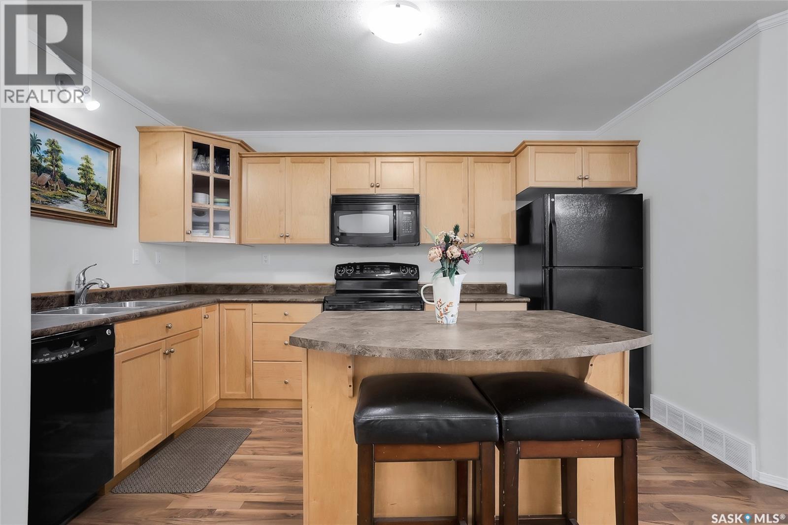 1406 715 Hart Road, Saskatoon, SK - Indoor Photo Showing Kitchen With Double Sink