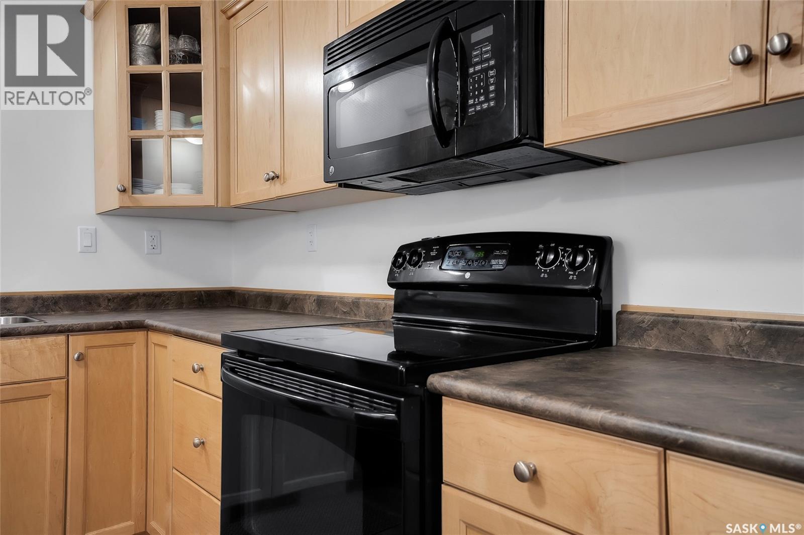 1406 715 Hart Road, Saskatoon, SK - Indoor Photo Showing Kitchen