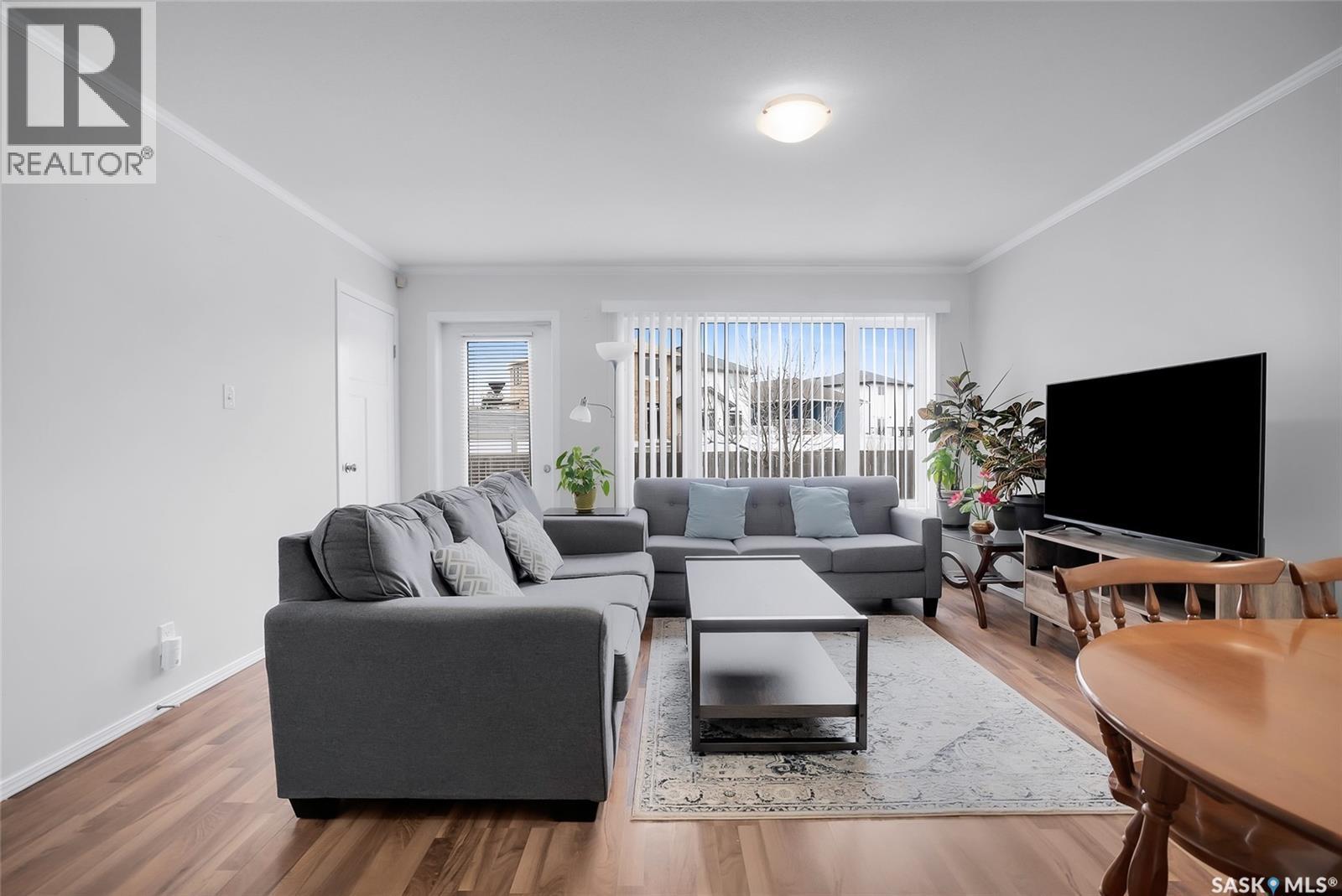 1406 715 Hart Road, Saskatoon, SK - Indoor Photo Showing Living Room