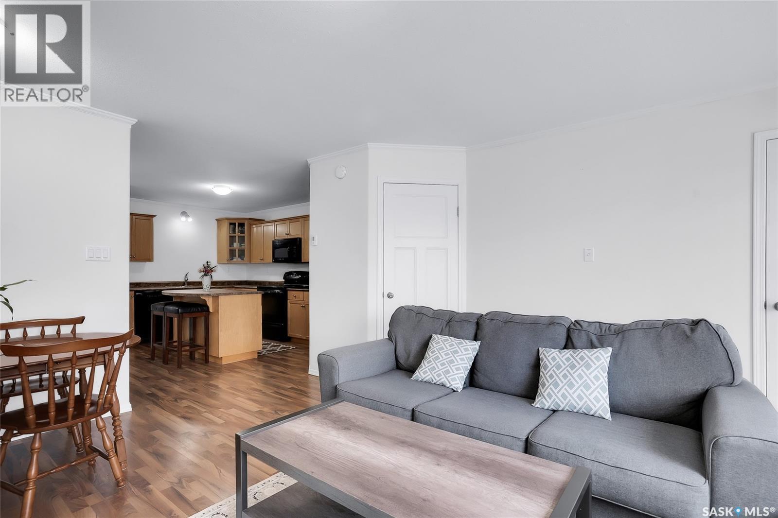 1406 715 Hart Road, Saskatoon, SK - Indoor Photo Showing Living Room