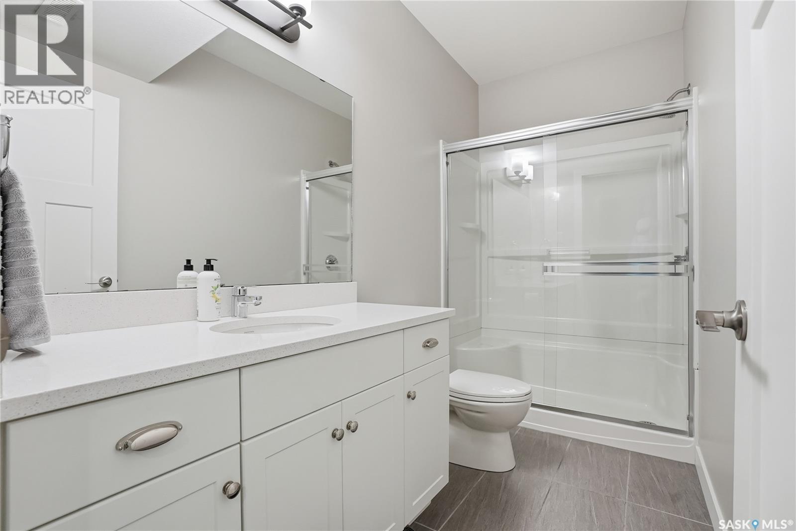 335 Secord Way, Saskatoon, SK - Indoor Photo Showing Bathroom