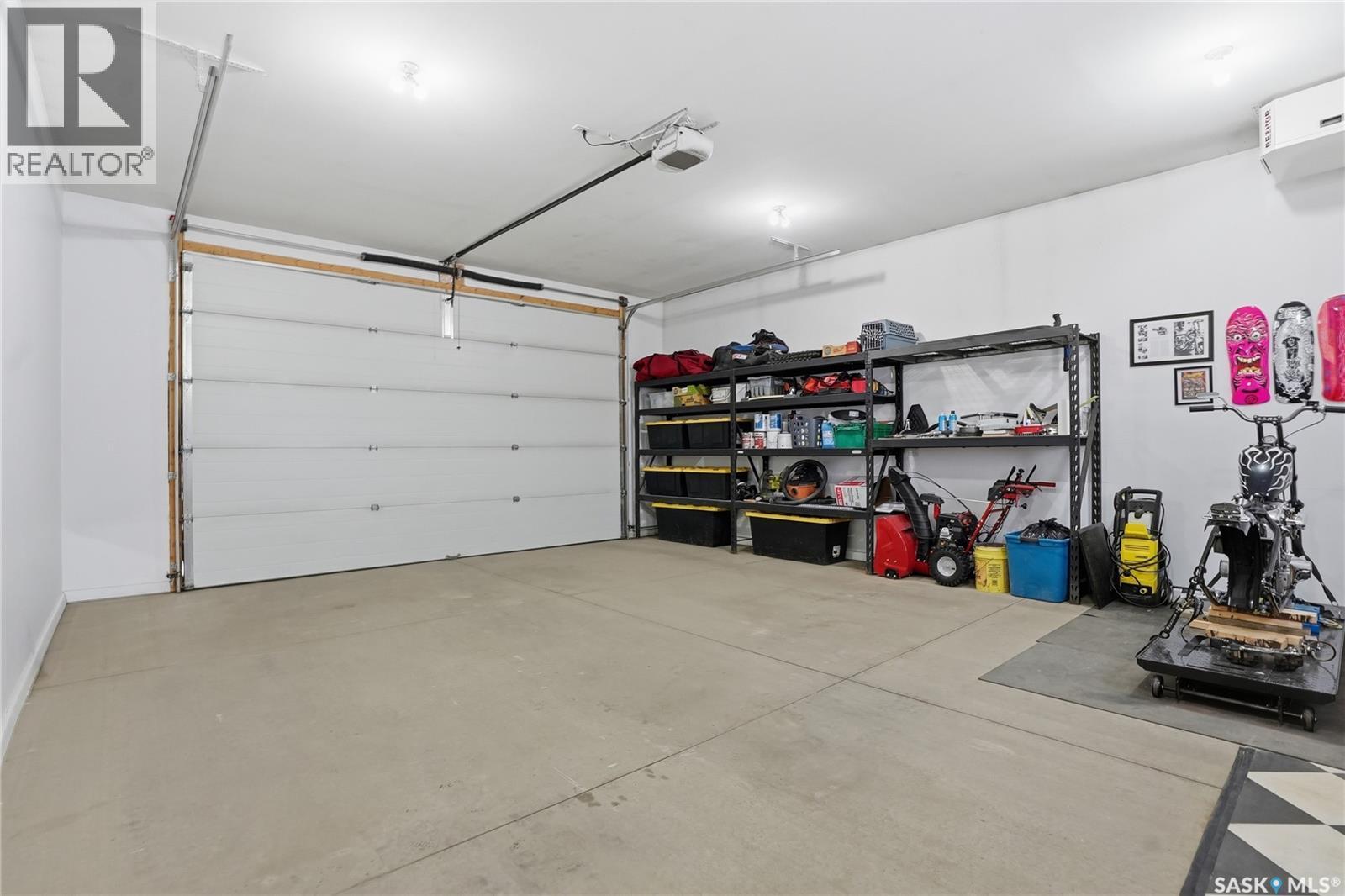 335 Secord Way, Saskatoon, SK - Indoor Photo Showing Garage